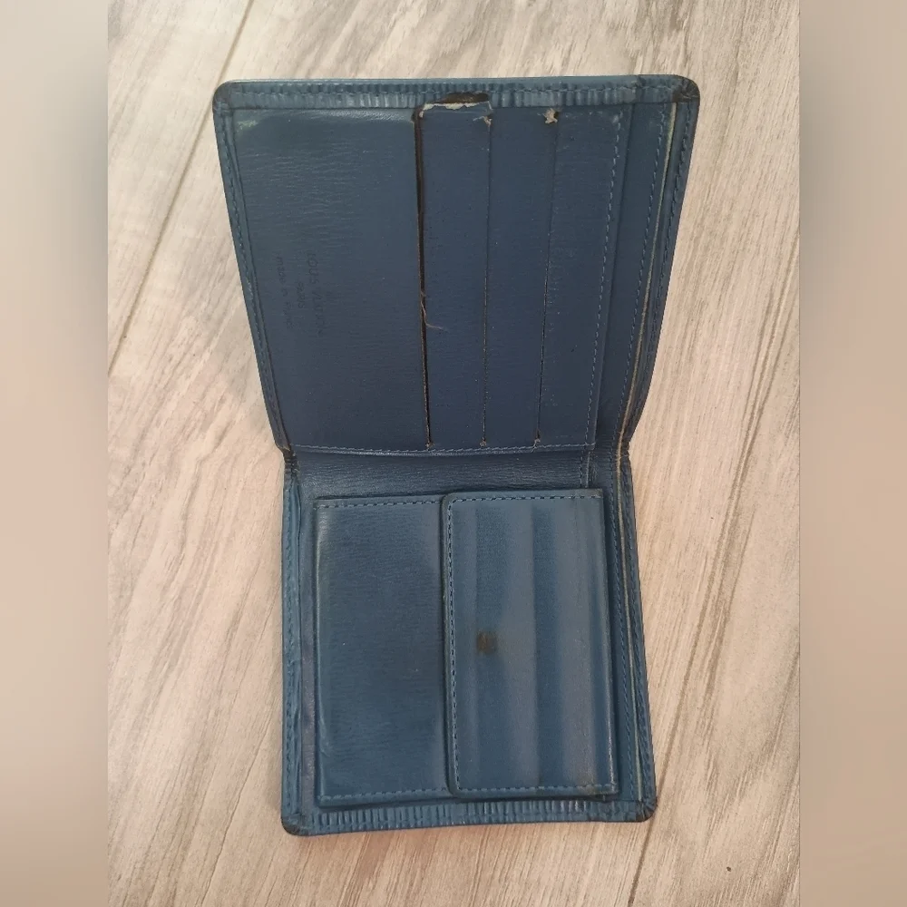 Louis Vuitton M60613 Bifold Wallet Epi Marco Men'S Blue Celest Initialis